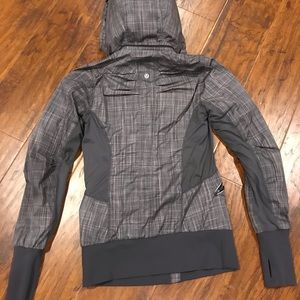 Lululemon size 4